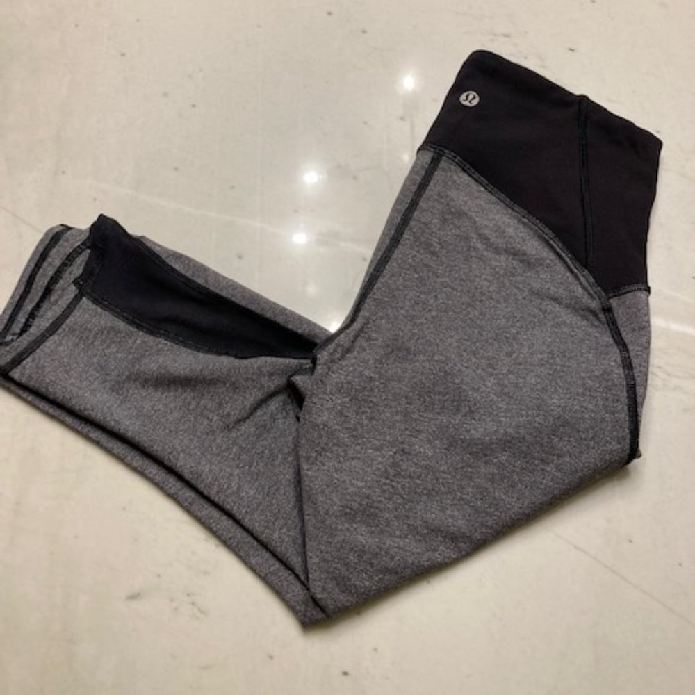 Lululemon Capri Length Light Grey Leggings Size 4